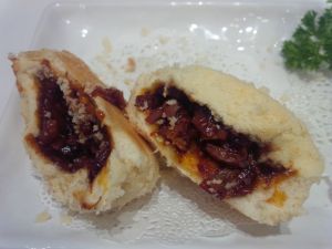 Sheng Kee's Snowy Cha Siew Bun is baked in a fluffy bun crust that is unlike any buns I have ever tasted. 